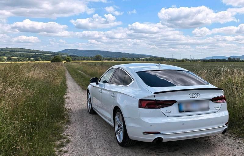 Weiß Gebraucht 2017 Audi A5 Sportback S-Line Kleinwagen | 24.800 € (Fairer Preis) - Bild 1/4