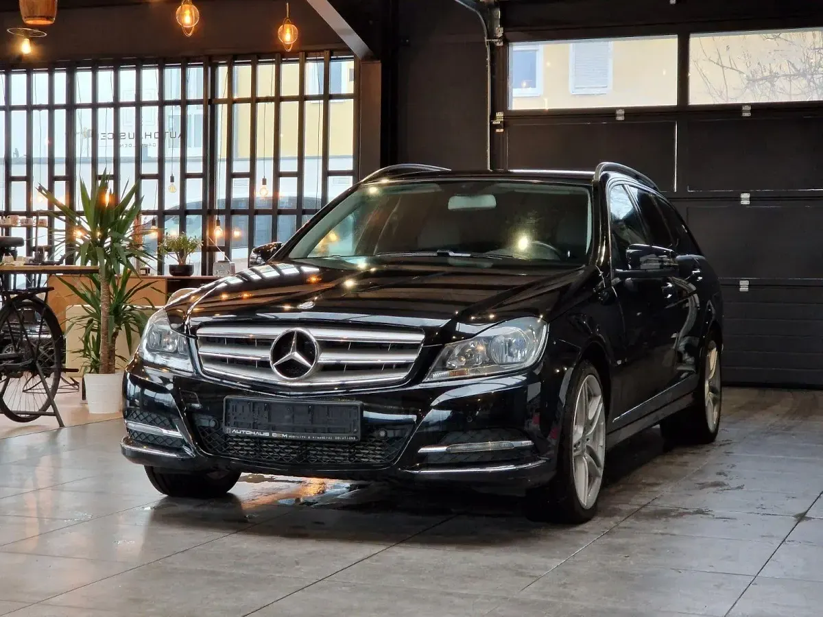 Second-hand Mercedes C200 AMG 184 CP (135 kW) 2014 Negru Break