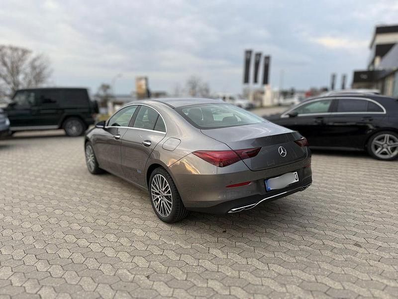 Gebraucht Mercedes CLA200 Progressive 163 PS (119 kW) 2025 Grau Coupé