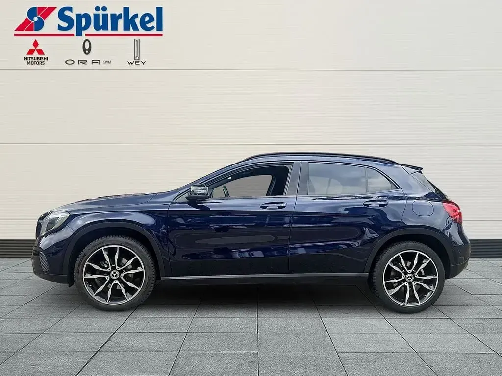 Gebraucht Mercedes GLA200 Night 156 PS (114 kW) 2018 Blau SUV