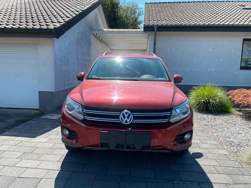 Rot Gebraucht 2013 VW Tiguan SUV | 8.299 € (Superpreis) - Bild 1/4