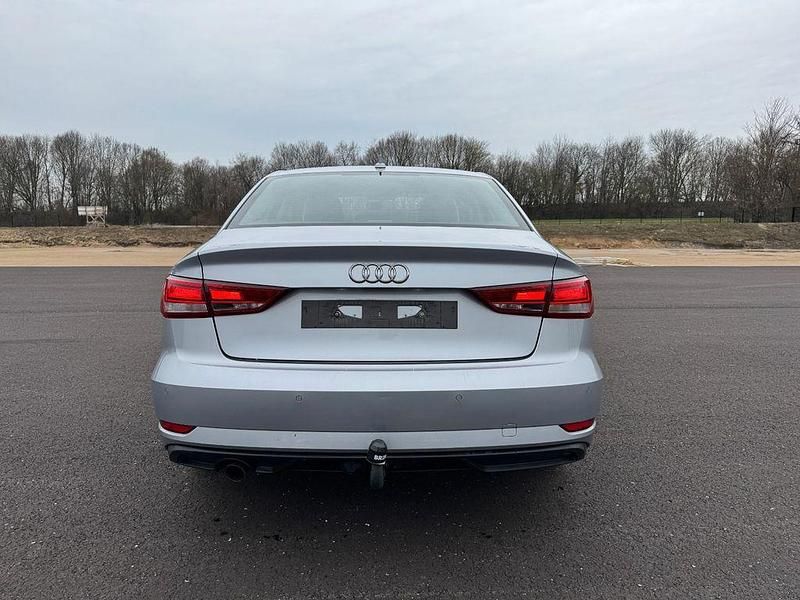 Używany Audi A3 Basis 110 KM (80 kW) 2017 Srebrny Sedan/Limuzyna