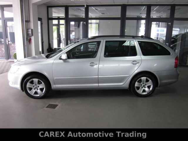 Gebraucht Skoda Octavia Elegance 140 PS (102 kW) 2013 Silber metallic Kombi