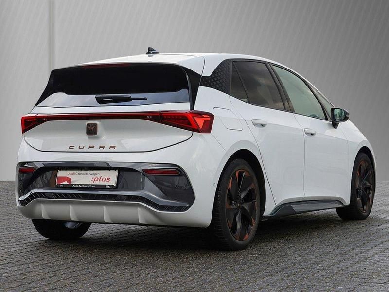 Second-hand Cupra Born 150 kW (204 CP) 2022 Alb Hatchback