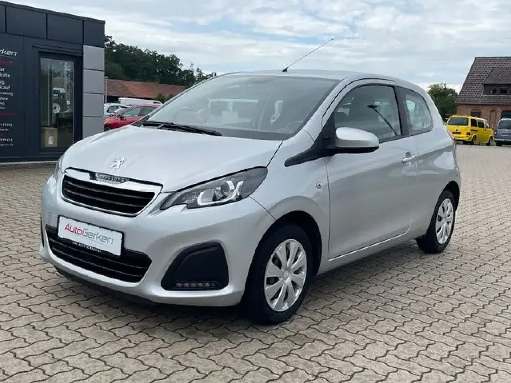 Gebraucht Peugeot 108 Active 69 PS (50 kW) 2016 Silver grey 1e7/met metallic Kleinwagen