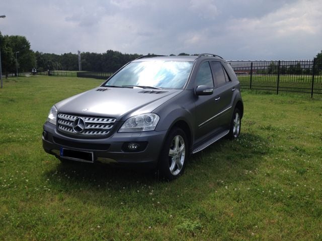 Gebraucht Mercedes ML420 306 PS (225 kW) 2007 Silber metallic SUV