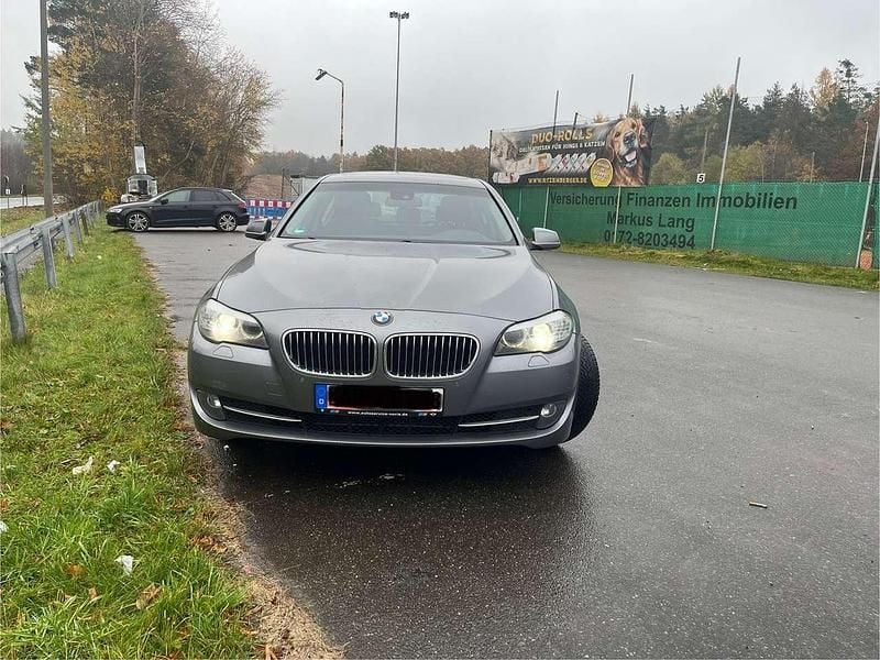 Gebraucht BMW 520 184 PS (135 kW) 2010 Grau Limousine