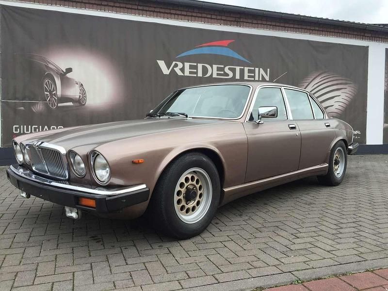 Bronze Gebraucht 1984 Jaguar XJ12 Limousine | 4.550 € - Bild 1/4