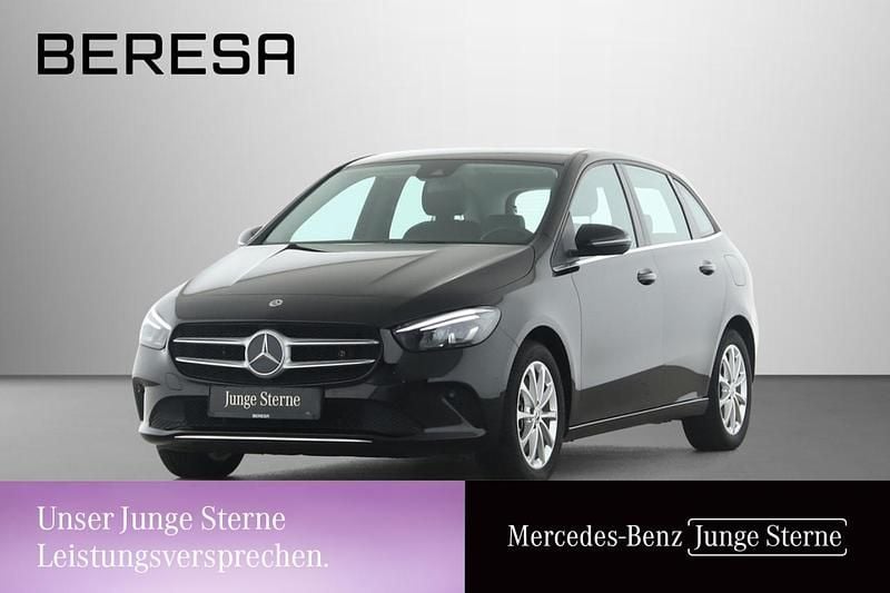 Schwarz Gebraucht 2022 Mercedes B250e Style Van / Kleinbus | 25.480 € (Fairer Preis) - Bild 1/3