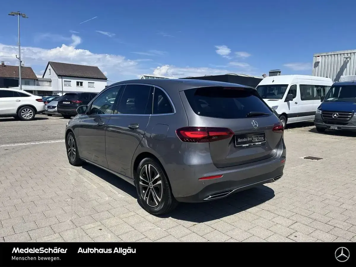 Gebraucht Mercedes B220 Progressive 190 PS (139 kW) 2025 lack mountaingrau Kleinwagen