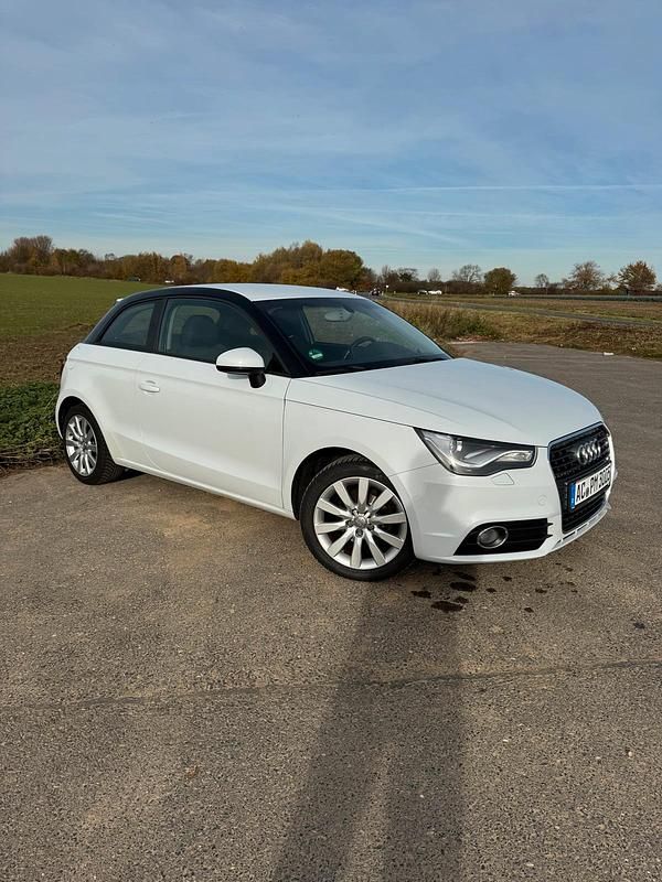 Weiß Gebraucht 2013 Audi A1 Sportback Kleinwagen | 7.800 € (Guter Preis) - Bild 1/4