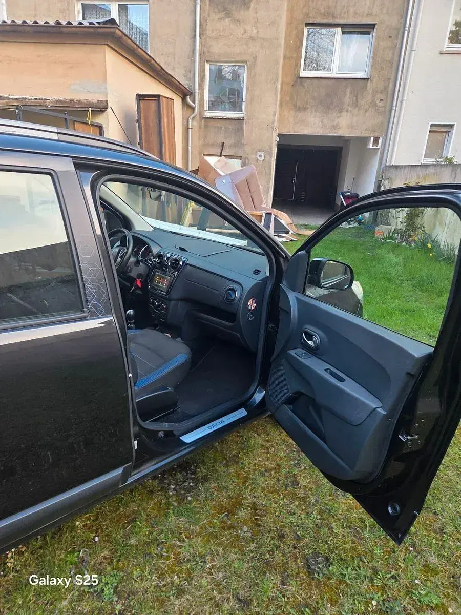 Gebraucht Dacia Lodgy Stepway 116 PS (85 kW) 2020 Schwarz Van / Kleinbus
