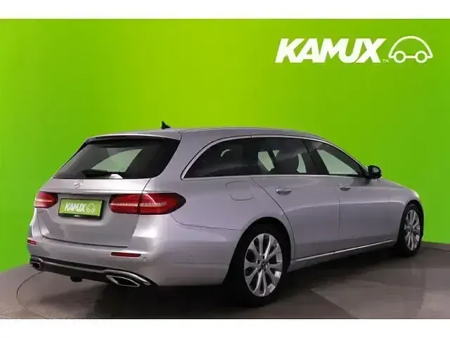 Gebraucht Mercedes E220 Avantgarde 194 PS (142 kW) 2018 Iridiumsilber Kombi