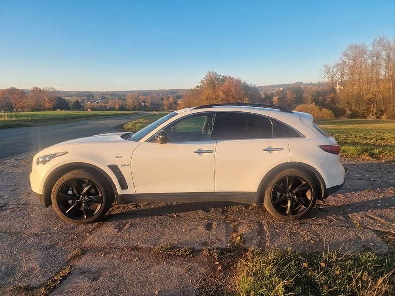 Weiß Gebraucht 2015 Infiniti QX70 S Design SUV | 15.000 € (Guter Preis) - Bild 1/4