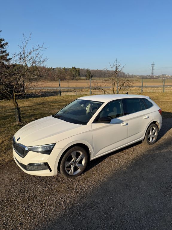Gebraucht Skoda Scala Style 116 PS (85 kW) 2019 Weiß Kleinwagen