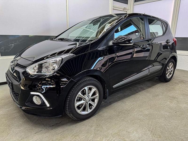 Gebraucht Hyundai i10 Style 87 PS (63 kW) 2016 Schwarz Kleinwagen