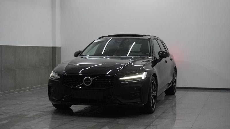 Gebraucht Volvo V60 Ultimate 197 PS (144 kW) 2023 Schwarz Kombi
