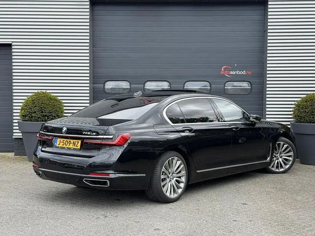 Używany BMW 745e Executive 394 KM (289 kW) 2019 Czarny Sedan/Limuzyna