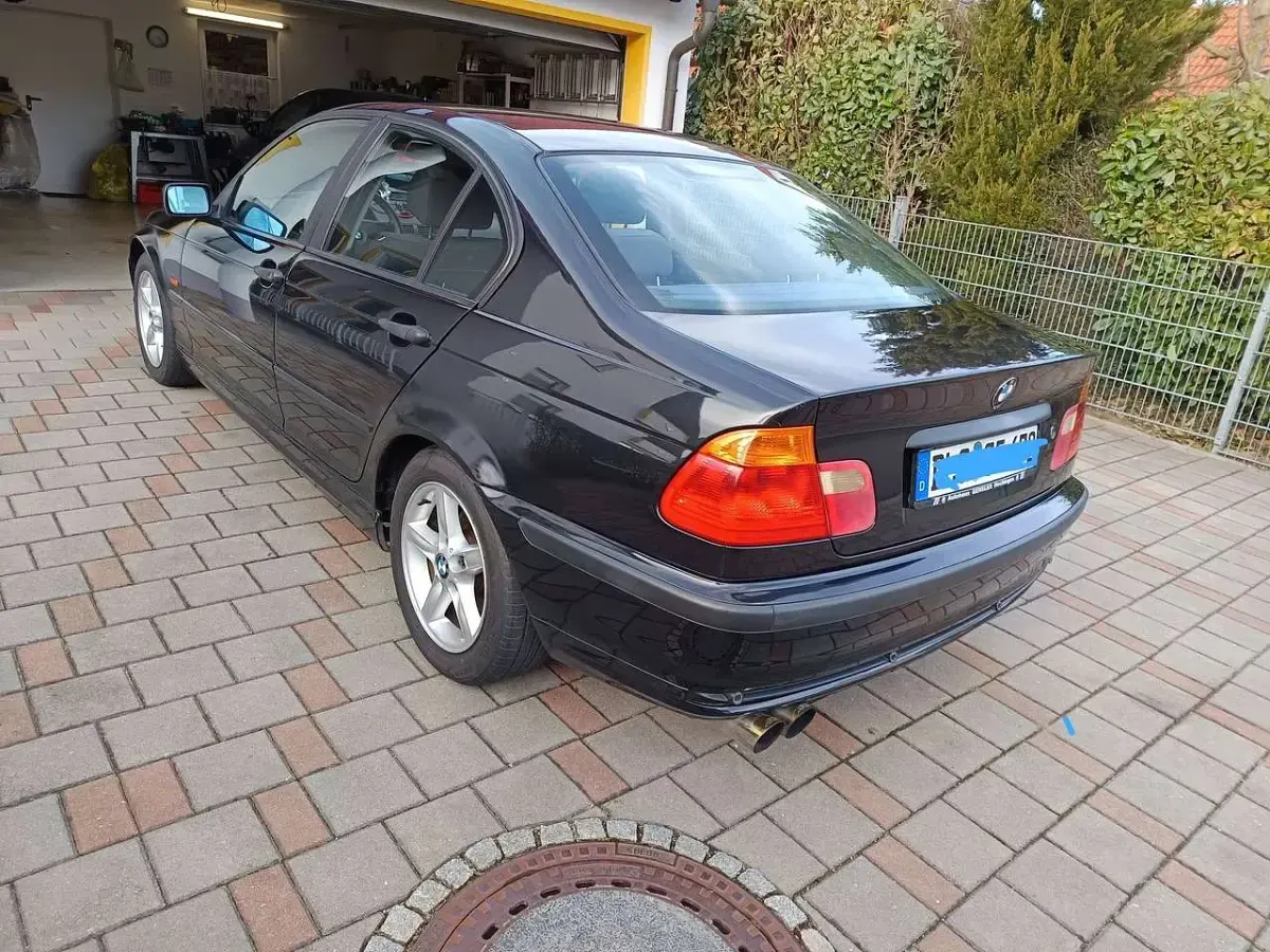 Gebraucht BMW 318 118 PS (86 kW) 1999 Schwarz Limousine