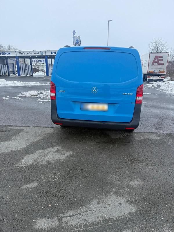 Gebraucht Mercedes Vito 163 PS (119 kW) 2017 Blau Van