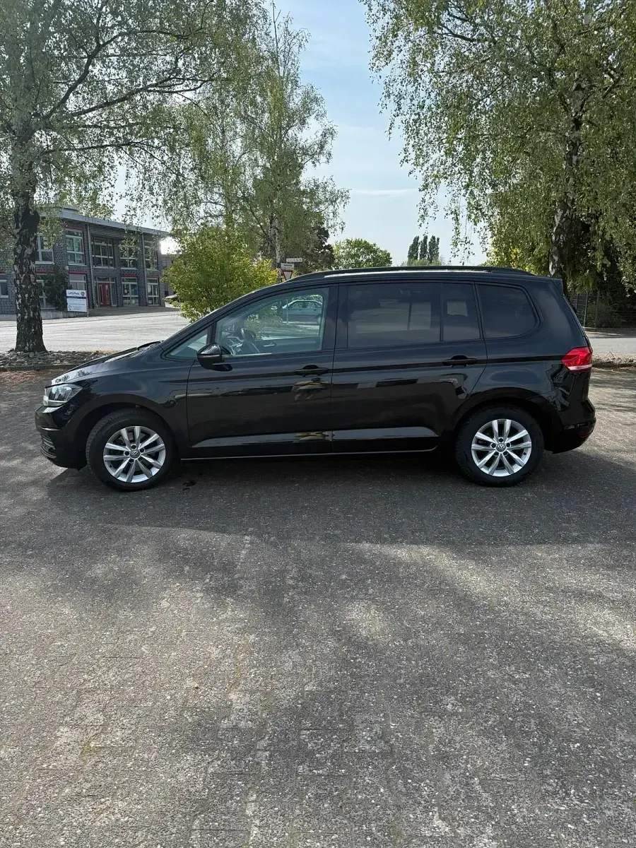 Gebraucht VW Touran 150 PS (110 kW) 2016 Schwarz Van / Kleinbus
