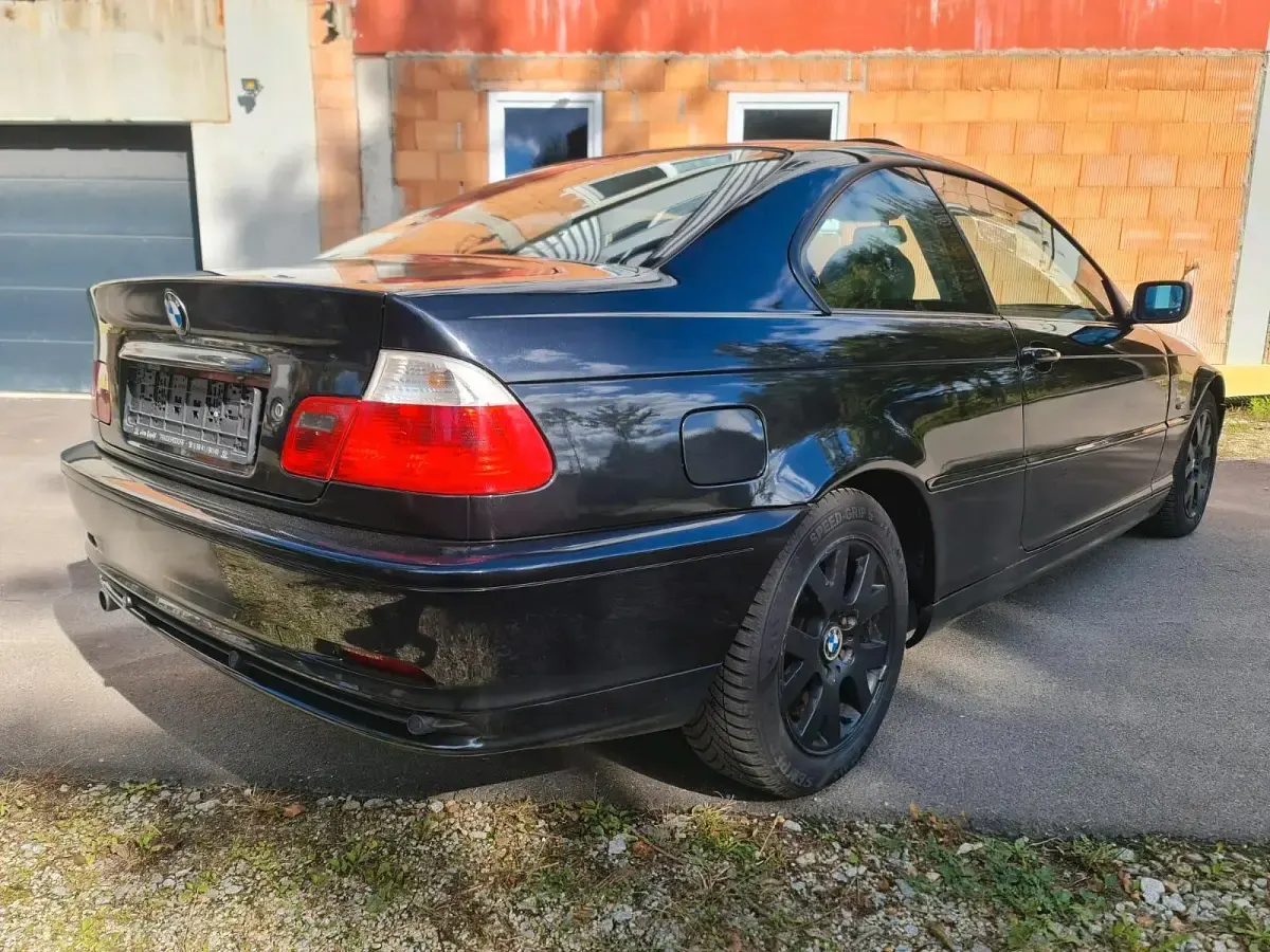 Gebraucht BMW 318 118 PS (86 kW) 2000 Schwarz Coupé
