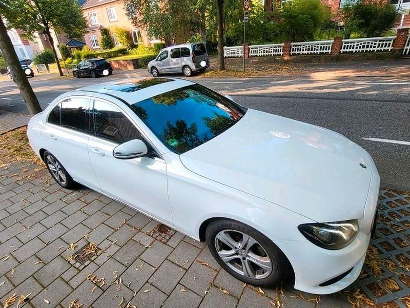 Gebraucht Mercedes E220 Avantgarde 194 PS (142 kW) 2017 Limousine