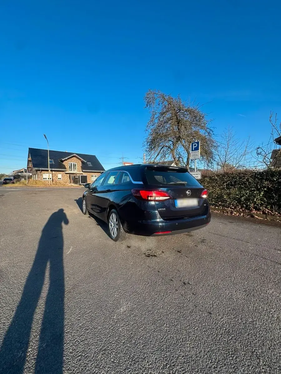 Gebraucht Opel Astra 136 PS (100 kW) 2018 Blau Kombi