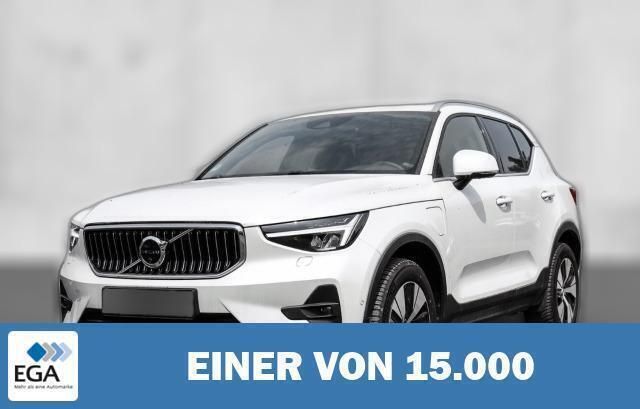 Gebraucht Volvo XC40 Plus 211 PS (155 kW) 2023 Weiß metallic SUV