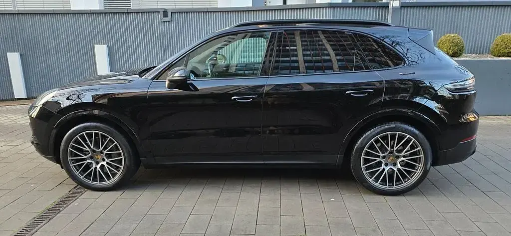 Gebraucht Porsche Cayenne 441 PS (324 kW) 2022 Schwarz SUV
