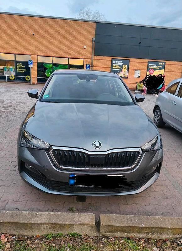 Gebraucht Skoda Scala Cool Plus 95 PS (69 kW) 2022 Grau Kleinwagen