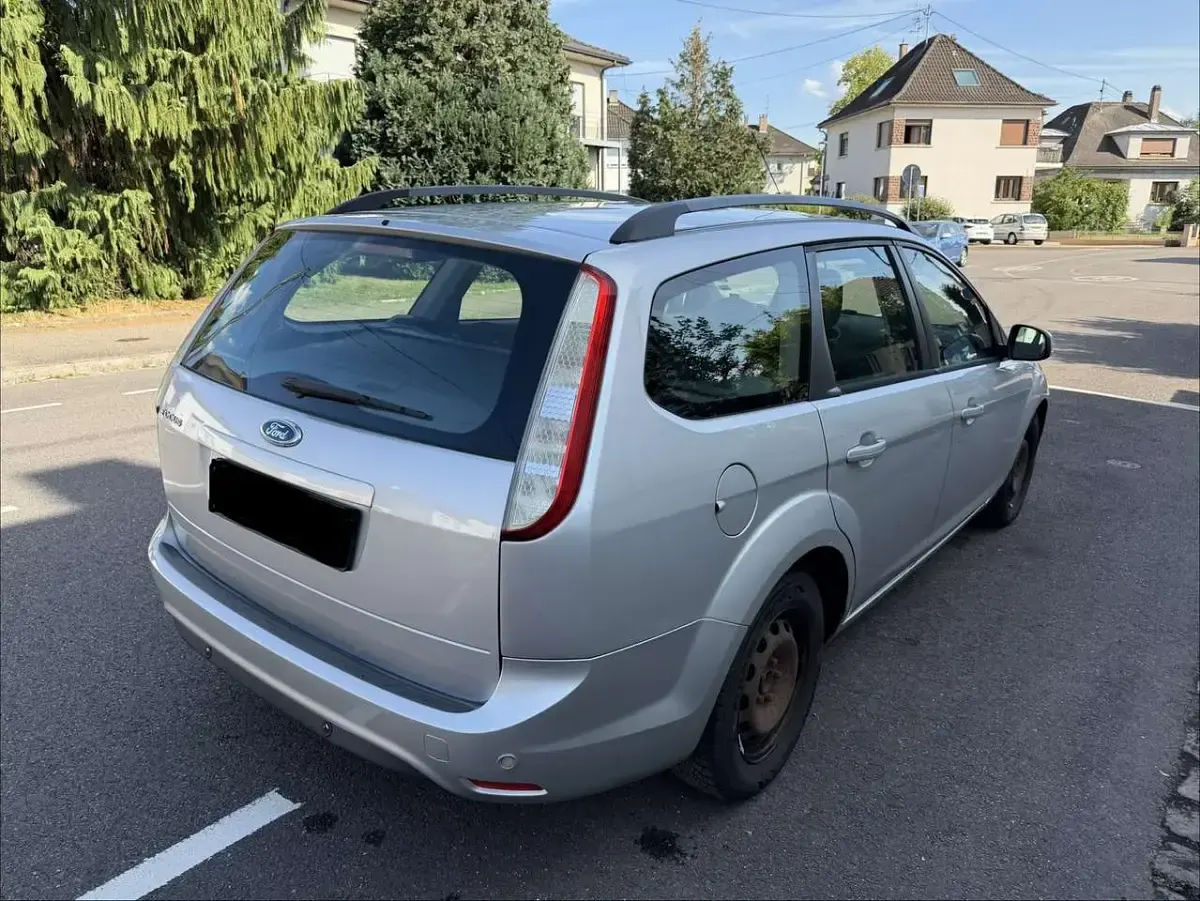 Gebraucht Ford Focus Trend 101 PS (74 kW) 2010 Kombi
