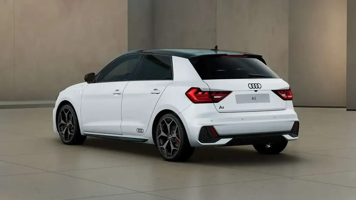 Gebraucht Audi A1 Sportback S-Line 116 PS (85 kW) 2026 Gletscherweiß metallic Kleinwagen