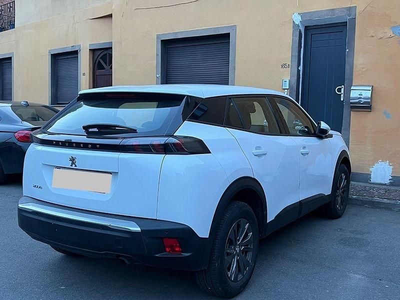 Gebraucht Peugeot 2008 Active 101 PS (74 kW) 2021 Weiß SUV