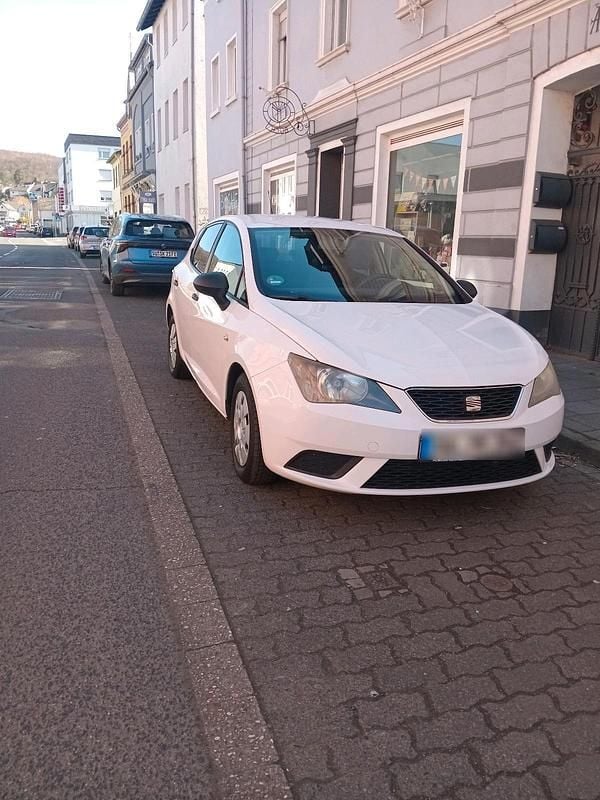 Gebraucht Seat Ibiza 75 PS (55 kW) 2012 Weiß Limousine
