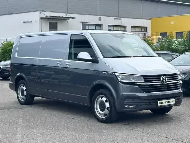 Gebraucht VW T6.1 199 PS (146 kW) 2020 Indiumgraum / reflexsilber (metallic) Van