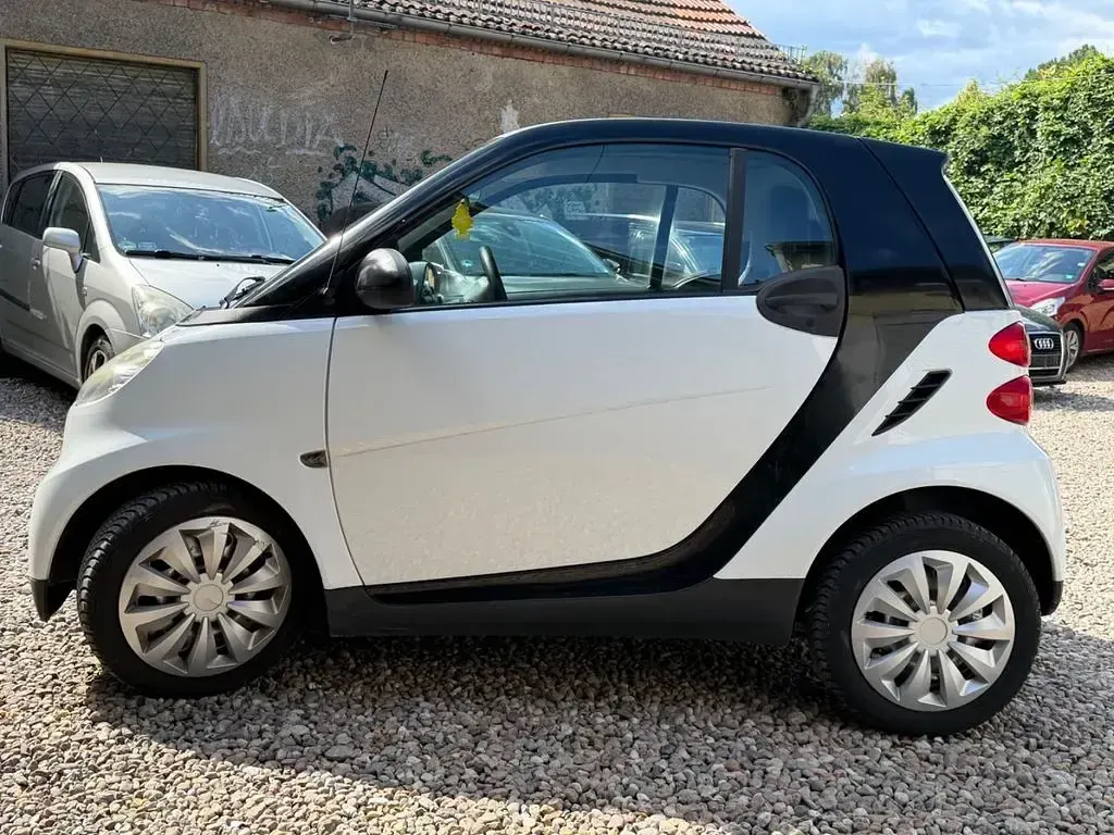 Gebraucht Smart ForTwo Coupé 61 PS (44 kW) 2009 Weiß Coupé