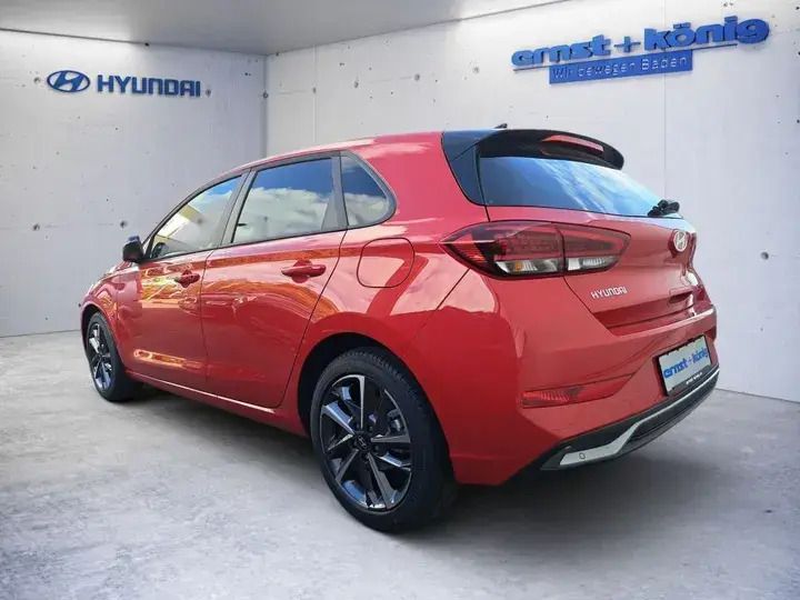 Gebraucht Hyundai i30 Advantage 101 PS (74 kW) 2025 Engine red uni Limousine