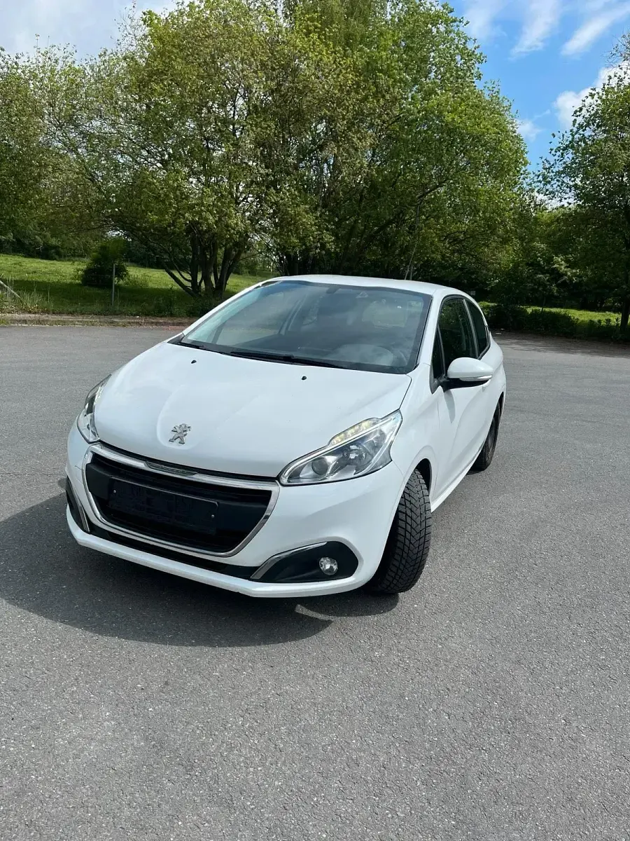 Gebraucht Peugeot 208 Active 2017 Weiß Kleinwagen