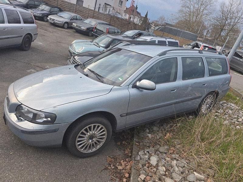 Używany Volvo V70 200 KM (147 kW) 2000 Niebieski Kombi