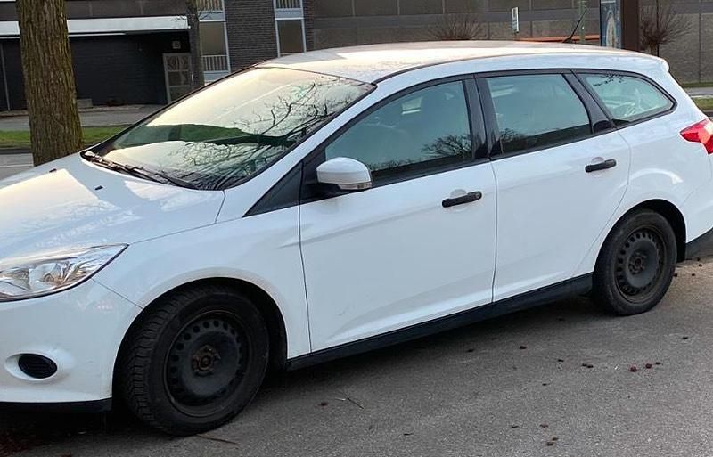 Gebraucht Ford Focus 95 PS (69 kW) 2013 Weiß Kombi