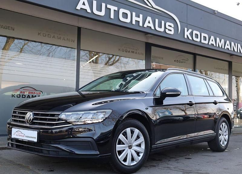 Gebraucht VW Passat 150 PS (110 kW) 2022 Schwarz Kombi