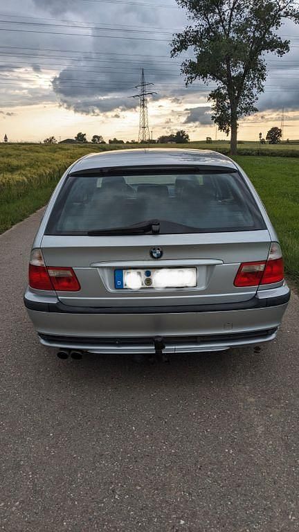 Gebraucht BMW 330 231 PS (169 kW) 2001 Silber Kombi