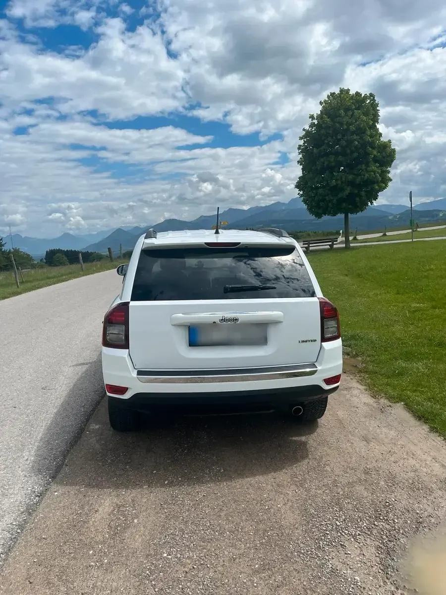Gebraucht Jeep Compass Limited 170 PS (125 kW) 2013 Weiß SUV