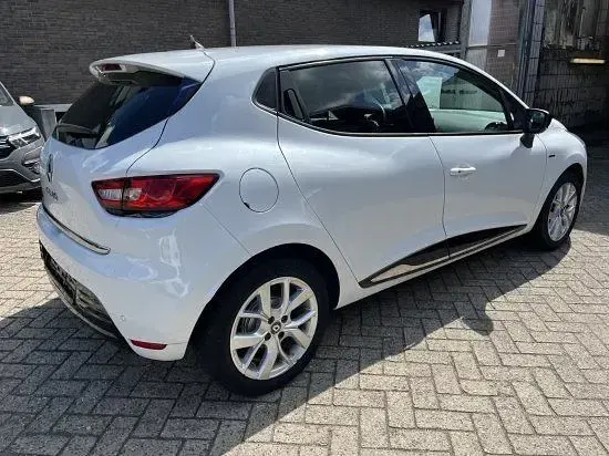 Gebraucht Renault Clio LIMITED 76 PS (55 kW) 2019 Weiß Limousine