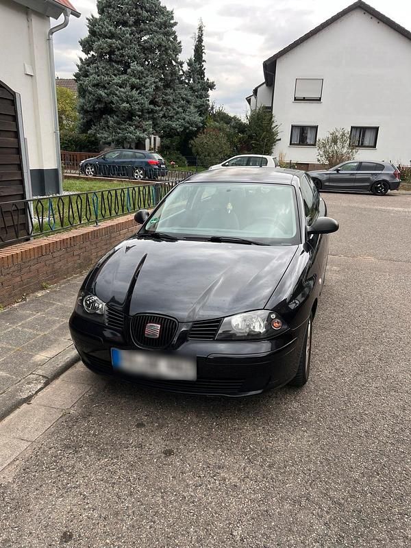 Schwarz Gebraucht 2004 Seat Ibiza Kleinwagen | 950 € (Fairer Preis) - Bild 1/4