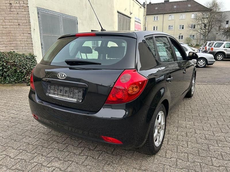 Gebraucht Kia Ceed Attract 109 PS (80 kW) 2009 Schwarz Kleinwagen
