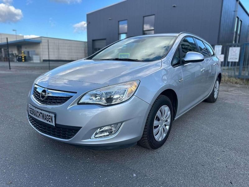 Gebraucht Opel Astra Design Edition 101 PS (74 kW) 2011 Grau Kombi