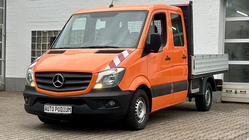 Gebraucht Mercedes Sprinter 143 PS (105 kW) 2017 Orange Van