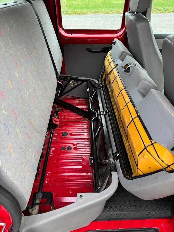 Gebraucht VW T5 131 PS (96 kW) 2008 Rot Van